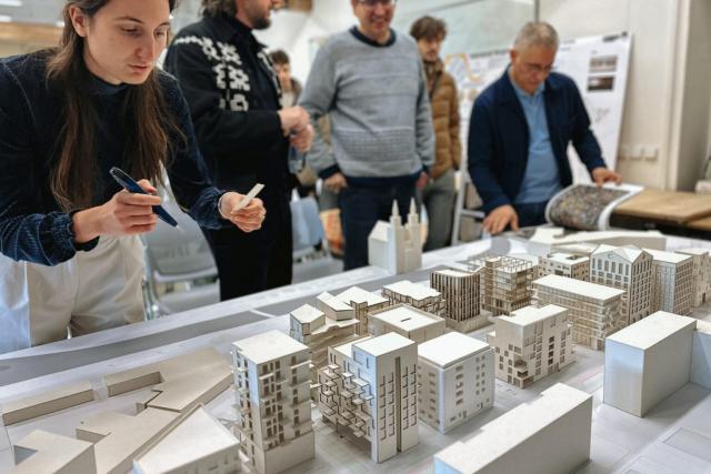 Výstava o tom, jak si mladí architekti představují rozvoj Zábrdovic. | Autor: FA VUT
