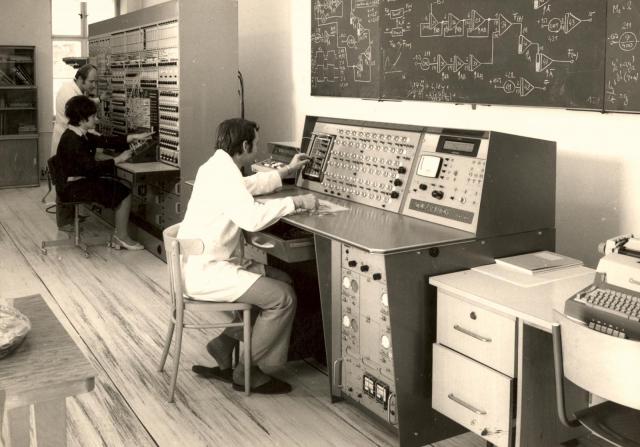 Laboratory of Analog Computers at the Department of Automatic Computers | Autor: BUT archive