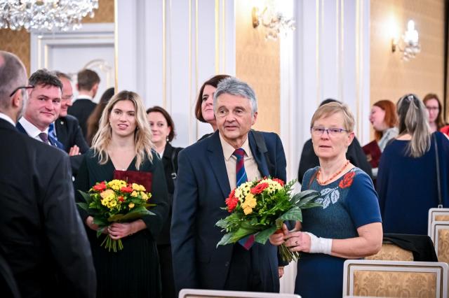 Miloslav Druckmüller převzal cenu za vynikající vzdělávací činnost na vysoké škole. | Autor: MŠMT